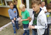 upratovanie okolia školy (5).jpg